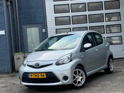Toyota Aygo 1.0 VVT-i Comfort | Elek-Pakket | Airco | 5-DRS | LMV