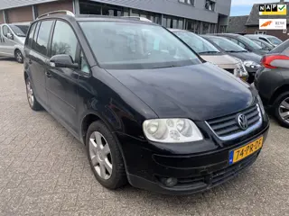 Volkswagen Touran 1.6-16V FSI Highline 2004 € 500.- GEEN APK, EXPORT