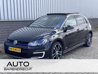 Volkswagen Golf 1.4 TSI GTE Panoramadak | Dealer onderhouden