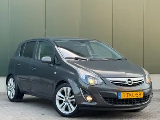 TOPSTAAT Opel Corsa 1.4-16V Cosmo | VOLLE AUTOMAAT Unieke KM