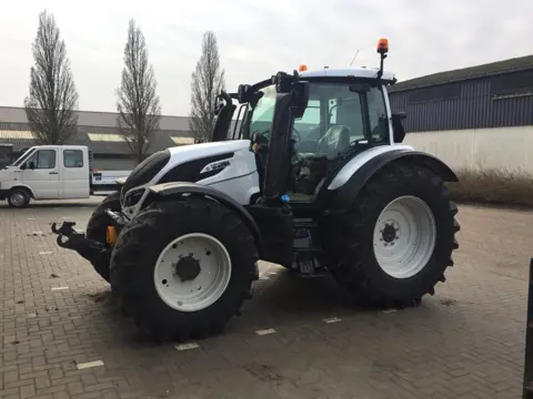 Tractor Valtra N4-134 Direct