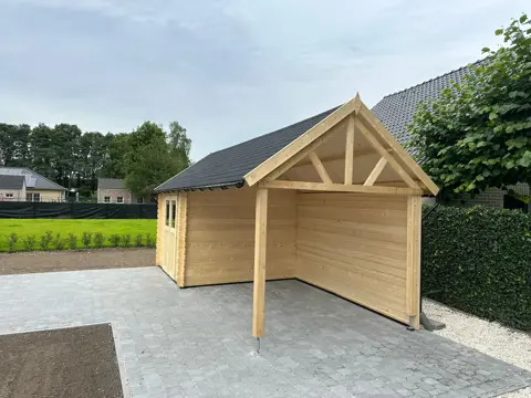 NIEUW Tuinhuis 3601EXT met overkapping.