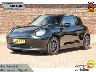 Mini 3-Deurs Cooper E Blackyard 40.7 kWh| Stoelverwarming| carplay| Achteruitrij Camera
