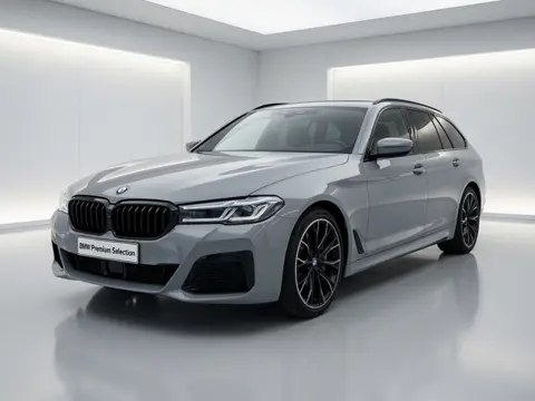 BMW 5 Serie Touring 540i xDrive High Executive | M-Sport | Drive assist prof. | Laser | Schuif-/kant