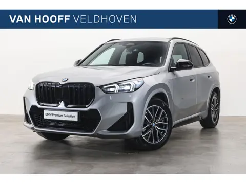 BMW X1 sDrive18i M Sport Automaat / Trekhaak / Panoramadak / Sportstoelen / Comfort Access / Achteru