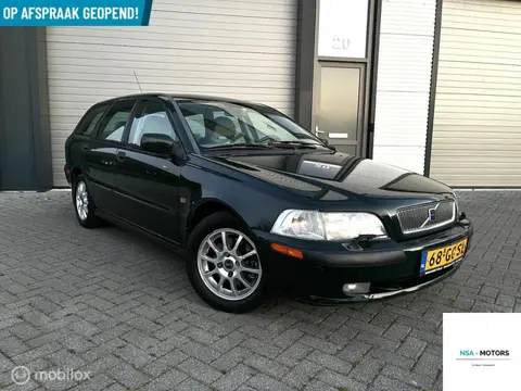 Volvo V40 2.0 T Dynamic|STLVRM|AIRC|CRUIS|