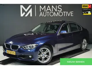 BMW 3-serie 318i High Executive / SCHUIFDAK / LEDER / CARPLAY / STOELVERW