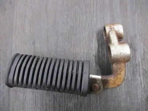 VOETSTEUN LINKS Suzuki GSX 750 1980 - 1982