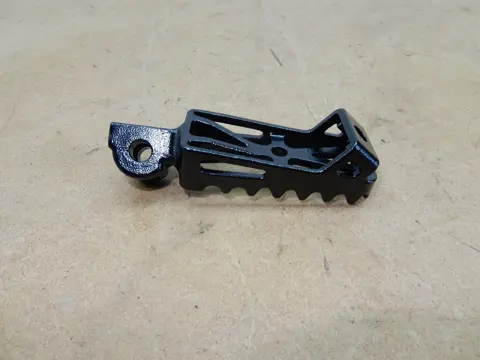 VOETSTEUN LINKS Moto Guzzi Stelvio 2007 - 2010 / 2011 - 2016