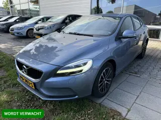 Volvo V40 2.0 D2 Nordic+ 2017 Automaat BTW-auto Uitstekende auto met volledig onderhoud! NAP + Boekj