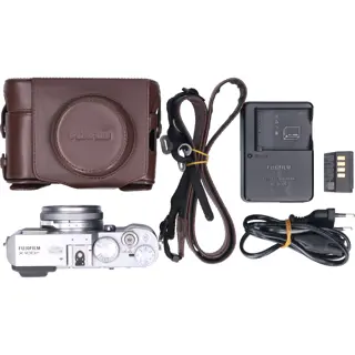 Tweedehands Fujifilm FinePix X100F Zilver CM7693