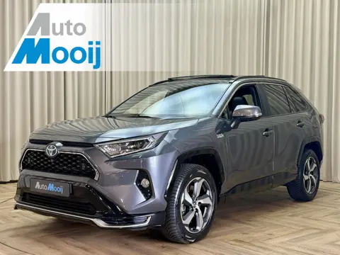 Toyota RAV4 2.5 Hybrid AWD PHEV *1e Eigenaar* Panoramadak / HUD / Leder / 360 Camera / Stuur/Stoelve