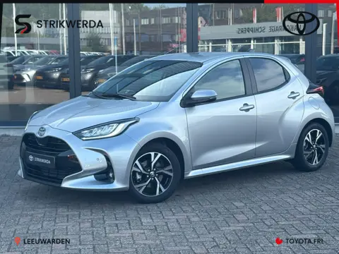 Toyota Yaris 1.5 Hybrid 115 First Edition Dode hoek waarschuwing | parkeersensoren voor en achter