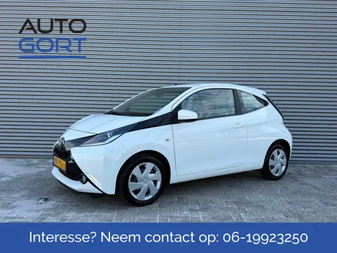 Toyota Aygo 1.0 VVT-i x-play | Camera | Bluetooth | Airco | Dealer onderhouden