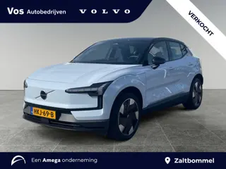 Volvo EX30 Single Motor Extended Range Plus 69 kWh l Semi wegklapbare trekhaak l Zwart dak l