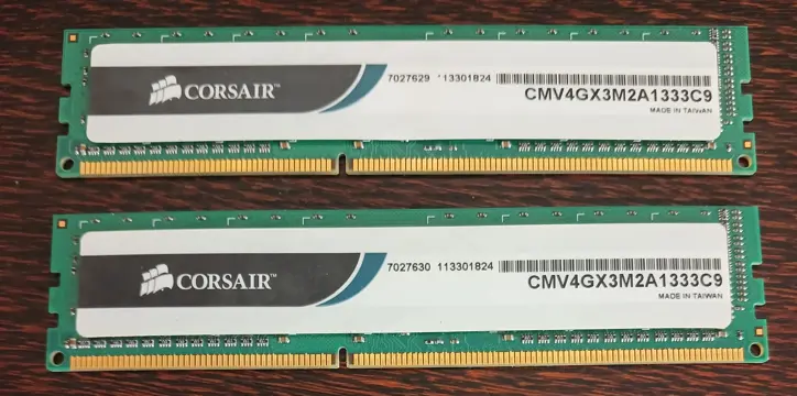 2x CORSAIR Ram gehuegen DDR3 1.333 GHz