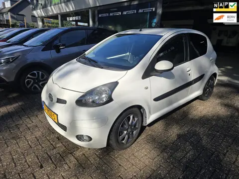Toyota Aygo 1.0-12V Dynamic Navigator | AUTOMAAT | 2E EIGENAAR | 3/6 OF 12MND GARANTIE | AIRCO | LMV
