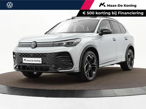 Volkswagen Tiguan 1.5 eHybrid 204pk DSG R-Line Edition · Panoramadak · 360 Camera · Inklap. Trekhaak