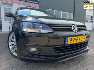 Volkswagen Jetta 1.2 TSI Comfortline met parkeersensoren en cruise controle en airco