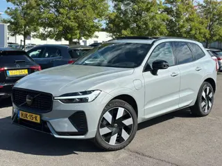 Volvo XC60 2.0 T6 Plug-in hybrid AWD Plus | Dark | Trekhaak | Pano | Alu velgen 20"