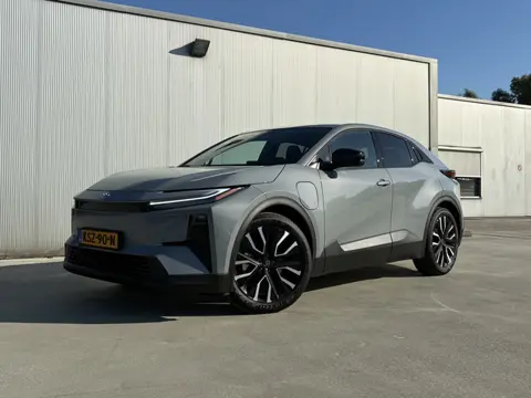 Toyota C-HR+ First Edition 77 kWh | Warmtepomp | Achteruitrijcamera | Navigatie | Cruise control ada