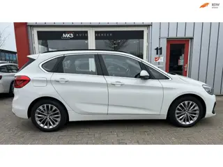BMW 2-serie Active Tourer 220i High Executive Trekhaak/LED