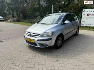 Volkswagen Golf 1.6 FSI Turijn - stoelverwarming - airco