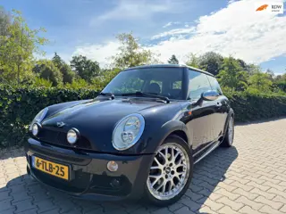 Mini 3-Deurs 1.6 Cooper , JCW Pakket , Airco / Stoelverwarming / Elec.Pakket / 17" LM Velgen.