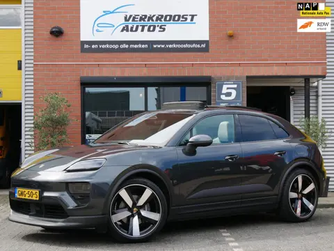 Porsche Macan 4 100 kWh pano. adaptief onderstel. trekhaak. bose