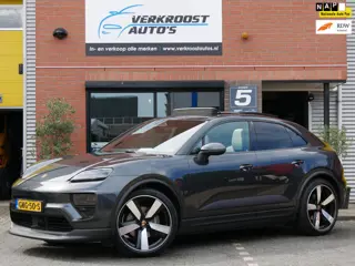 Porsche Macan 4 100 kWh pano. adaptief onderstel. trekhaak. bose