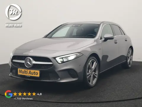 Mercedes-Benz A-Klasse 250 e Progressive PHEV 218pk Dealer O.H. | Camera | Lederen Sportstoelen Vent