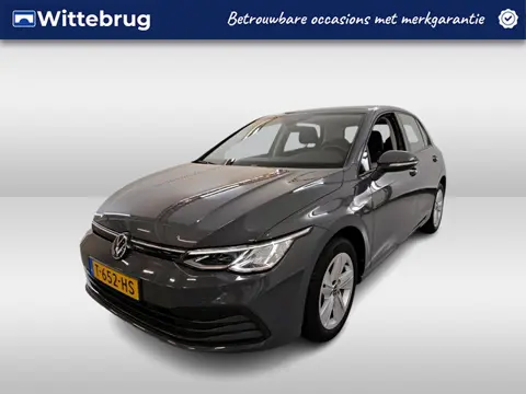 Volkswagen Golf 1.0 eTSI Life / AUTOMAAT/ CRUISE/ PARKEER SENSOREN V+A/ CAMERA/ DIGITAL DASH/ NAVI/ 