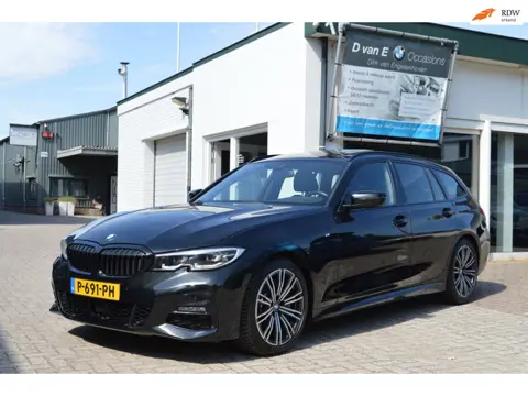 BMW 3-serie Touring 330i Plus-Edition M pakket Pano M-sport Leder