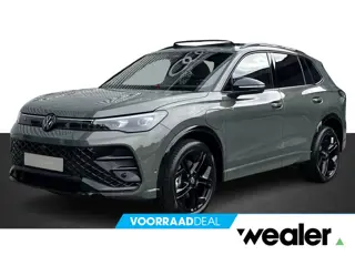 Volkswagen Tiguan R-Line Edition 1.5 eHybrid 150 kW / 204 PK DSG | Black Style | Panoramadak | Trekh