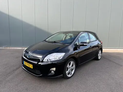 Toyota Auris 1.8 Full Hybrid Exe. KOPPAKING DEFECT !