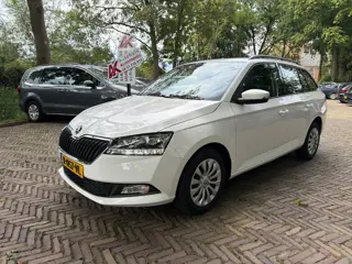 Skoda Fabia Combi 1.0 TSI Ambition. Wij zijn altijd de goedkoopste met de beste Vakgarage BOVAG serv