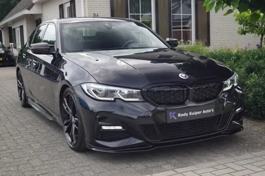 BMW 3-SERIE 330e (292pk) M340I Look Laser/HUD/Keyless/Carbon/19inch/Sfeerverlichting