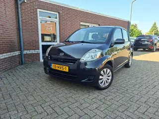 DAIHATSU SIRION 1.0-12V PREMIUM airco / elektrische ramen / aux 