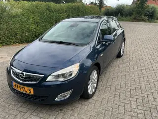 OPEL ASTRA 1.4 TURBO COSMO