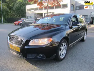 Volvo V70 2.4D Kinetic NAVI CLIMA CRUISE TREKHAAK EX BPM EXPORT!!