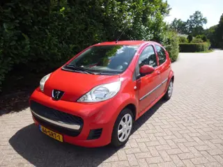 PEUGEOT 107 1.0-12v XS 5 DEURS ELEKTRA PAKKET TOERENTELLER AIRCO