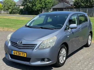 TOYOTA VERSO 1.8 VVT-I Business / ECC/ Cruise/ Trekhaak/ Panorama dak/ 7-Zits/ PDC/ LM
