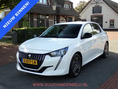Peugeot 208 1.2 STYLE ACHTERSPOILER + GETINTE RAMEN / CRUISE / TREKHAAK / CARPLAY