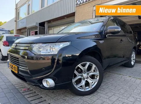 MITSUBISHI OUTLANDER 2.0 PHEV Instyle+ ACC ECC LEER DAK BOM VOL,NAP APK GOED ONDERHOUDEN 