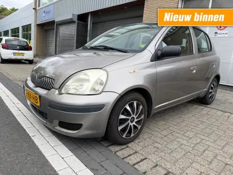TOYOTA YARIS 1.3 VVT-i Idols 5DRS AIRCO RIJDT HEEL GOED NAP APK 8-2027