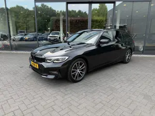 BMW 3-SERIE 318I 2.0 Sportline,Leer,LED,Stoelverw,Carplay,Cruise,Clima,Lane Ass.,