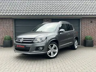 VOLKSWAGEN TIGUAN 1.4 TSI R-LINE 160 PK 4MOTION TREKHAAK 19 INCH TOPSTAAT.