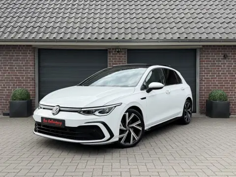 VOLKSWAGEN GOLF 1.5 ETSI 150PK R-LINE PANORAMA TREKHAAK CARPLAY