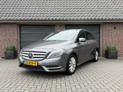 MERCEDES-BENZ B-KLASSE B180 AMBITION NAVI STOELVERWARMING LED PDC