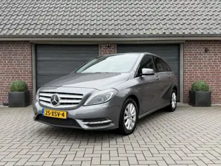 MERCEDES-BENZ B-KLASSE B180 AMBITION NAVI STOELVERWARMING LED PDC